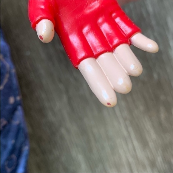 Disney The Descendants Evie 28” doll. LARGE DOLL - Picture 5 of 11